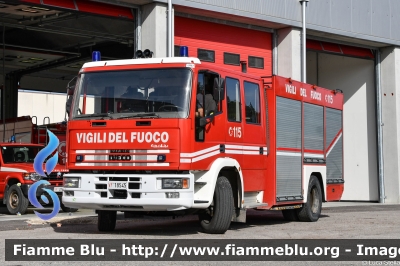 Iveco EuroFire 150E27 I serie
Vigili del Fuoco
Comando Provinciale di Ferrara
Distaccamento Permanente di Portomaggiore
Allestimento Iveco-Magirus
VF 18545
Parole chiave: Iveco EuroFire_150E27_Iserie VF18545