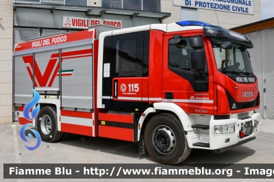 Iveco EuroCargo 180E32 IV serie
Vigili del Fuoco
Comndo Provinciale di Ferrara
Distaccamento Volontario di Bondeno
AutoPompaSerbatoio allestimento Iveco-Magirus
VF 30989
Parole chiave: Iveco EuroCargo_180E32_IVserie VF30989