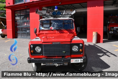 Land Rover Defender 90
Vigili del Fuoco
Unione distrettuale di Fassa
Corpo Volontario di Campitello di Fassa (TN)
VF H59 TN
Parole chiave: Land-Rover Defender_90 VFH59TN