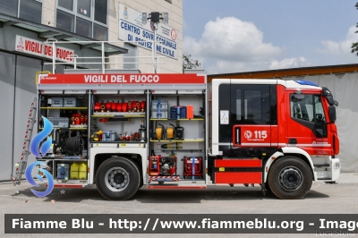 Iveco EuroCargo 180E32 IV serie
Vigili del Fuoco
Comndo Provinciale di Ferrara
Distaccamento Volontario di Bondeno
AutoPompaSerbatoio allestimento Iveco-Magirus
VF 30989
Parole chiave: Iveco EuroCargo_180E32_IVserie VF30989