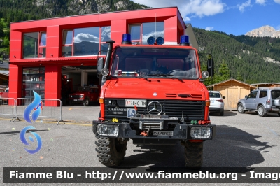 Mercedes-Benz Unimog 1250
Vigili del Fuoco
Unione distrettuale di Fassa
Corpo Volontario di Campitello di Fassa (TN)
Allestimento Calabrese
VF G40TN
Parole chiave: Mercedes-Benz Unimog 1250 VFG40TN