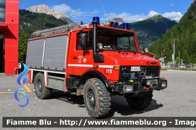 Mercedes-Benz Unimog 1250
Vigili del Fuoco
Unione distrettuale di Fassa
Corpo Volontario di Campitello di Fassa (TN)
Allestimento Calabrese
VF G40TN
Parole chiave: Mercedes-Benz Unimog 1250 VFG40TN