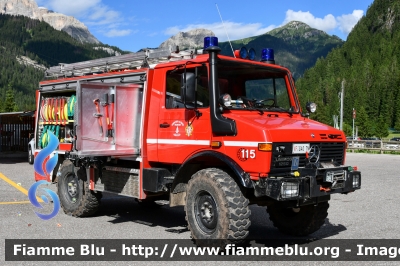 Mercedes-Benz Unimog 1250
Vigili del Fuoco
Unione distrettuale di Fassa
Corpo Volontario di Campitello di Fassa (TN)
Allestimento Calabrese
VF G40TN
Parole chiave: Mercedes-Benz Unimog 1250 VFG40TN