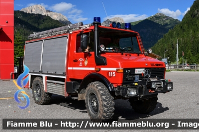 Mercedes-Benz Unimog 1250
Vigili del Fuoco
Unione distrettuale di Fassa
Corpo Volontario di Campitello di Fassa (TN)
Allestimento Calabrese
VF G40TN
Parole chiave: Mercedes-Benz Unimog 1250 VFG40TN