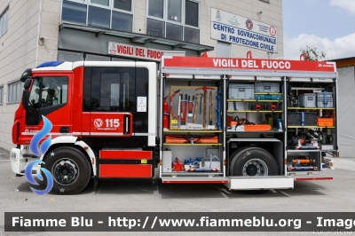 Iveco EuroCargo 180E32 IV serie
Vigili del Fuoco
Comndo Provinciale di Ferrara
Distaccamento Volontario di Bondeno
AutoPompaSerbatoio allestimento Iveco-Magirus
VF 30989
Parole chiave: Iveco EuroCargo_180E32_IVserie VF30989