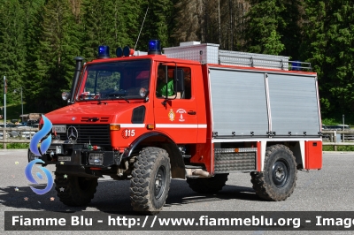 Mercedes-Benz Unimog 1250
Vigili del Fuoco
Unione distrettuale di Fassa
Corpo Volontario di Campitello di Fassa (TN)
Allestimento Calabrese
VF G40TN
Parole chiave: Mercedes-Benz Unimog 1250 VFG40TN