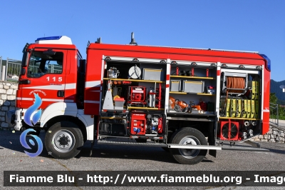 Man TGM 13.290 4x4 III serie
Vigili del Fuoco
Unione distrettuale di Cles
Corpo Volontario di Smarano (TN)
Allestimento BAI
VF 6D5 TN
Parole chiave: Man TGM_13.290_4x4_IIIserie VF6D5TN