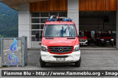 Mercedes-Benz Sprinter 4x4 III serie restyle
Vigili del Fuoco
Unione Distrettuale della Val Di Sole
Corpo Volontario di Terzolas (TN)
Allestimento Kofler Fahrzeugbau
VF 6D7 TN
Parole chiave: Mercedes-Benz Sprinter_4x4_IIIserie_restyle VF6D7TN