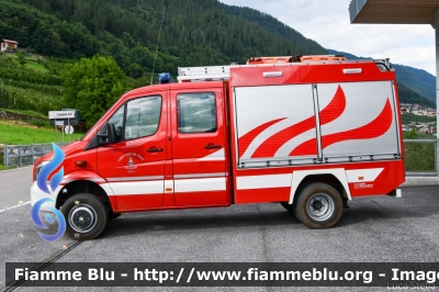 Mercedes-Benz Sprinter 4x4 III serie restyle
Vigili del Fuoco
Unione Distrettuale della Val Di Sole
Corpo Volontario di Terzolas (TN)
Allestimento Kofler Fahrzeugbau
VF 6D7 TN
Parole chiave: Mercedes-Benz Sprinter_4x4_IIIserie_restyle VF6D7TN