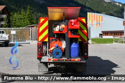 Land Rover Defender 130
Vigili del Fuoco
Unione distrettuale di Fassa
Corpo Volontario di Campitello di Fassa (TN)
Allestimento Fulmix
VF 1E4 TN
Parole chiave: Land_Rover Defender_130 VF1E4TN