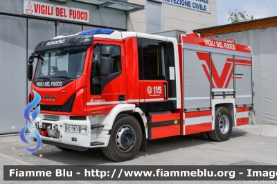 Iveco EuroCargo 180E32 IV serie
Vigili del Fuoco
Comndo Provinciale di Ferrara
Distaccamento Volontario di Bondeno
AutoPompaSerbatoio allestimento Iveco-Magirus
VF 30989
Parole chiave: Iveco EuroCargo_180E32_IVserie VF30989