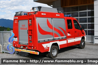 Mercedes-Benz Sprinter 4x4 III serie restyle
Vigili del Fuoco
Unione Distrettuale della Val Di Sole
Corpo Volontario di Terzolas (TN)
Allestimento Kofler Fahrzeugbau
VF 6D7 TN
Parole chiave: Mercedes-Benz Sprinter_4x4_IIIserie_restyle VF6D7TN