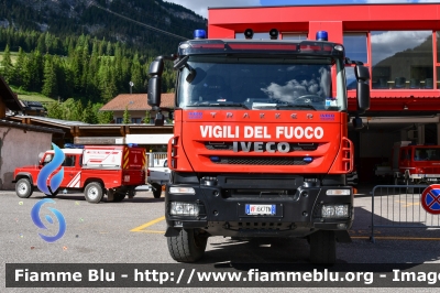 Iveco Trakker 4x4 II serie
Vigili del Fuoco
Unione distrettuale di Fassa
Assegnato al Corpo Volontario di Campitello di Fassa (TN)
Allestimento Iveco Magirus
VF 6K7 TN
Parole chiave: Iveco Trakker_4x4_IIserie VF6K7TN