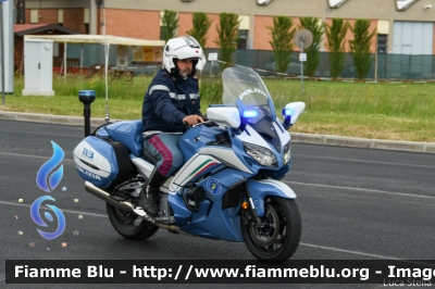 Yamaha FJR 1300 II serie
Polizia di Stato
Polizia Stradale
Allestimento Elevox
in scorta al Giro d'Italia 2021
Parole chiave: Yamaha FJR_1300_IIserie POLIZIAG3131 Giro_D_Italia_2021