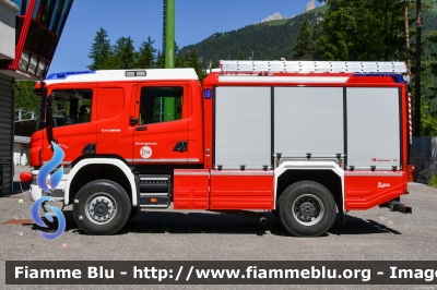 Scania P400 4x4
Vigili del Fuoco
Unione distrettuale di Fassa
Corpo Volontario di Canazei (TN)
Allestimento Brandus Rosenbauer
VF 6E7 TN
Parole chiave: Scania P400_4x4 VF6E7TN