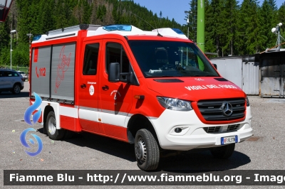  Mercedes-Benz Sprinter 4x4 IV serie
Vigili del Fuoco
Unione distrettuale di Fassa
Corpo Volontario di Canazei (TN)
Allestimento Kofler Fahrzeugbau
VF 9L3 TN
Parole chiave:  Mercedes-Benz Sprinter_4x4_IVserie VF9L3TN