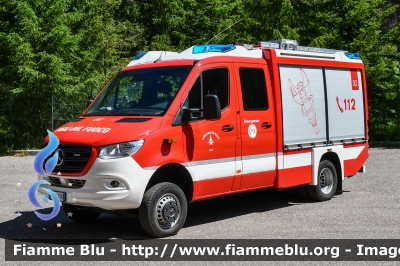  Mercedes-Benz Sprinter 4x4 IV serie
Vigili del Fuoco
Unione distrettuale di Fassa
Corpo Volontario di Canazei (TN)
Allestimento Kofler Fahrzeugbau
VF 9L3 TN
Parole chiave:  Mercedes-Benz Sprinter_4x4_IVserie VF9L3TN