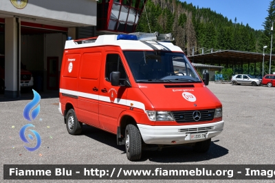 Mercedes-Benz Sprinter 4x4 II serie
Vigili del Fuoco
Unione distrettuale di Fassa
Corpo Volontario di Canazei (TN)
Allestimento Divitec
VF D35 TN
Parole chiave: Mercedes-Benz Sprinter_4x4_IIserie VFD35TN