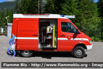 Mercedes-Benz Sprinter 4x4 II serie
Vigili del Fuoco
Unione distrettuale di Fassa
Corpo Volontario di Canazei (TN)
Allestimento Divitec
VF D35 TN
Parole chiave: Mercedes-Benz Sprinter_4x4_IIserie VFD35TN