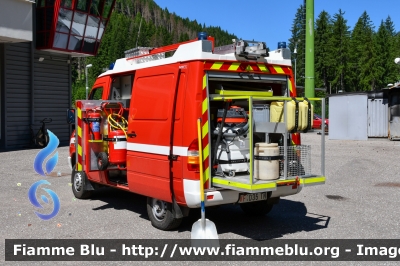 Mercedes-Benz Sprinter 4x4 II serie
Vigili del Fuoco
Unione distrettuale di Fassa
Corpo Volontario di Canazei (TN)
Allestimento Divitec
VF D35 TN
Parole chiave: Mercedes-Benz Sprinter_4x4_IIserie VFD35TN