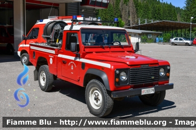 Land Rover Defender 110
Vigili del Fuoco
Unione distrettuale di Fassa
Corpo Volontario di Canazei (TN)
VF 1E1 TN
Parole chiave: Land-Rover Defender_110 VF1E1TN