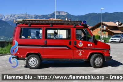 Fiat Ducato 4x4 I serie II Restyle
Vigili del Fuoco
Unione distrettuale di Cles
Corpo Volontario di Coredo (TN)
VF D74 TN
Parole chiave: Fiat Ducato_4x4_Iserie_IIRestyle VFD74TN