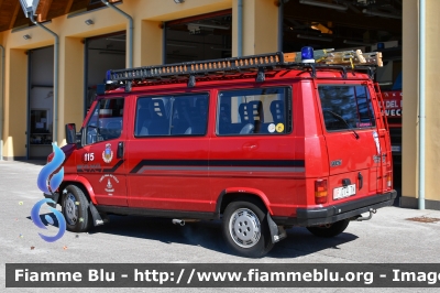 Fiat Ducato 4x4 I serie II Restyle
Vigili del Fuoco
Unione distrettuale di Cles
Corpo Volontario di Coredo (TN)
VF D74 TN
Parole chiave: Fiat Ducato_4x4_Iserie_IIRestyle VFD74TN