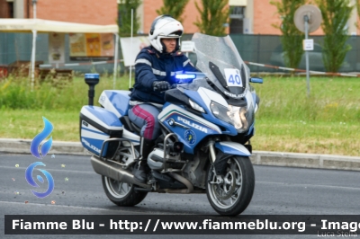 BMW R200RT II serie
Polizia di Stato
Polizia Stradale
Allestimento Elevox
in scorta al Giro d'Italia 2021
Moto "40"
Parole chiave: BMW R200RT_IIserie Giro_D_Italia_2021