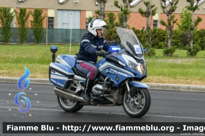 BMW R200RT II serie
Polizia di Stato
Polizia Stradale
Allestimento Elevox
in scorta al Giro d'Italia 2021
Moto "40"
Parole chiave: BMW R200RT_IIserie Giro_D_Italia_2021