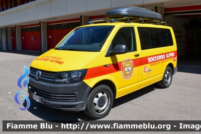 Volkswagen Transporter T5 4Motion
Corpo Nazionale del Soccorso Alpino e Speleologico
Provincia Autonoma di Trento
Stazione di Canazei (TN) - Val di Fassa
PC F54 TN
Parole chiave: Volkswagen Transporter_T54Motion PCF54TN