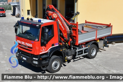 Iveco Trakker 4x4 II serie
Vigili del Fuoco
Unione Distrettuale di Cles
Veicolo ospitato dal corpo di Coredo (TN)
VF 5K8 TN
Parole chiave: Iveco Trakker_4x4_IIserie VF5K8TN