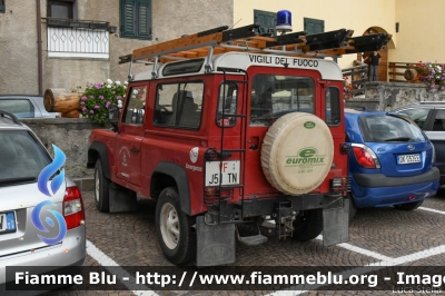 Land-Rover Defender 90
Vigili del Fuoco
Unione Distrettuale della Val Di Sole
Corpo Volontario di Vermiglio (TN)
VF J51 TN
Parole chiave: Land-Rover Defender 90 VFJ51TN