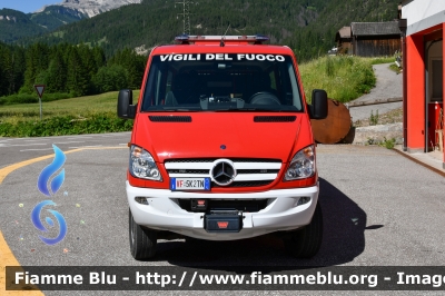 Mercedes-Benz Sprinter 4x4 III serie
Vigili del Fuoco
Unione distrettuale di Fassa
Corpo Volontario di Mazzin di Fassa (TN)
VF 5K2 TN
Parole chiave: Mercedes-Benz Sprinter_4x4_IIIserie VF5K2TN