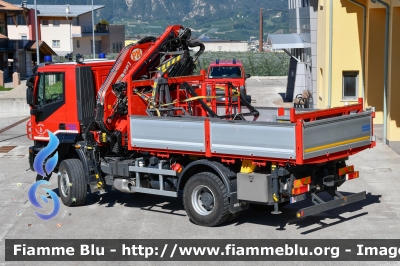 Iveco Trakker 4x4 II serie
Vigili del Fuoco
Unione Distrettuale di Cles
Veicolo ospitato dal corpo di Coredo (TN)
VF 5K8 TN
Parole chiave: Iveco Trakker_4x4_IIserie VF5K8TN