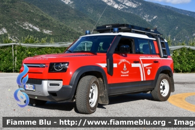 Land Rover Defender 110 II serie 
Vigili del Fuoco
Unione distrettuale di Mezzolombardo
Corpo Volontario di Spormaggiore (TN)
Allestimento Divitec
VF 0W9 TN
Parole chiave: Land-Rover Defender_110_IIserie vf0w9tn