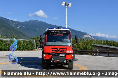 Mercedes-Benz U427
Vigili del Fuoco
Unione distrettuale di Mezzolombardo
Corpo Volontario di Spormaggiore (TN)
Allestimento BAI
VF 7D5 TN
Parole chiave: Mercedes-Benz U427 VF7D5TN