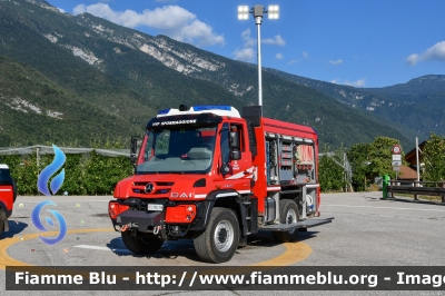 Mercedes-Benz U427
Vigili del Fuoco
Unione distrettuale di Mezzolombardo
Corpo Volontario di Spormaggiore (TN)
Allestimento BAI
VF 7D5 TN
Parole chiave: Mercedes-Benz U427 VF7D5TN