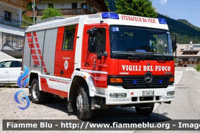 Mercedes-Benz Atego
Vigili del Fuoco
Unione distrettuale di Fassa
Corpo Volontario di Vigo di Fassa (TN)
Allestimento Rosenbauer
VF K85 TN
Parole chiave: Mercedes-Benz Atego VFK85TN