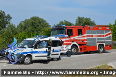 Fiat Doblò III serie
Polizia Municipale - Polizia del Delta
Postazione di Codigoro
Ufficio mobile allestimento Focaccia
POLIZIA LOCALE YA 618 AJ
Parole chiave: POLIZIALOCALEYA618AJ Fiat Doblò_IIIserie