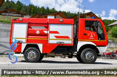 Bucher
Vigili del Fuoco
Unione distrettuale di Fassa
Corpo Volontario di Vigo di Fassa (TN)
Allestimento Kofler Fahrzeugbau
VF 5A7 TN
Parole chiave: Bucher VF5A7TN