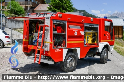 Bucher
Vigili del Fuoco
Unione distrettuale di Fassa
Corpo Volontario di Vigo di Fassa (TN)
Allestimento Kofler Fahrzeugbau
VF 5A7 TN
Parole chiave: Bucher VF5A7TN