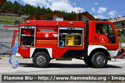 Bucher
Vigili del Fuoco
Unione distrettuale di Fassa
Corpo Volontario di Vigo di Fassa (TN)
Allestimento Kofler Fahrzeugbau
VF 5A7 TN
Parole chiave: Bucher VF5A7TN