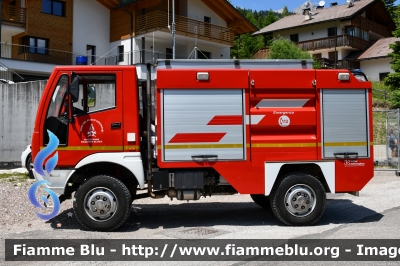 Bucher
Vigili del Fuoco
Unione distrettuale di Fassa
Corpo Volontario di Vigo di Fassa (TN)
Allestimento Kofler Fahrzeugbau
VF 5A7 TN
Parole chiave: Bucher VF5A7TN