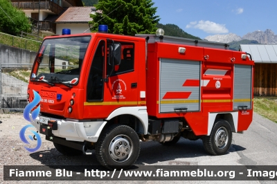 Bucher
Vigili del Fuoco
Unione distrettuale di Fassa
Corpo Volontario di Vigo di Fassa (TN)
Allestimento Kofler Fahrzeugbau
VF 5A7 TN
Parole chiave: Bucher VF5A7TN