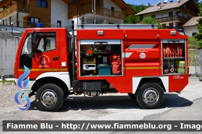 Bucher
Vigili del Fuoco
Unione distrettuale di Fassa
Corpo Volontario di Vigo di Fassa (TN)
Allestimento Kofler Fahrzeugbau
VF 5A7 TN
Parole chiave: Bucher VF5A7TN