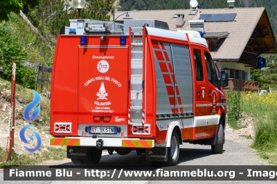 Mercedes-Benz Sprinter 4x4 III serie
Vigili del Fuoco
Unione distrettuale di Fassa
Corpo Volontario di Vigo di Fassa (TN)
Allestimento Brandschutz
VF 9K3 TN
Parole chiave: Mercedes-Benz Sprinter_4x4_IIIserie VF9K3TN