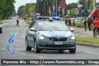 Skoda Octavia Wagon V serie
Polizia di Stato
Polizia Stradale
Allestimento Focaccia
Decorazione Grafica Artlantis
POLIZIA M5303
Parole chiave: Skoda Octavia_Wagon_Vserie POLIZIAM5303 Giro_D_Italia_2021