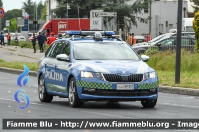 Skoda Octavia Wagon V serie
Polizia di Stato
Polizia Stradale
Allestimento Focaccia
Decorazione Grafica Artlantis
POLIZIA M5303
Parole chiave: Skoda Octavia_Wagon_Vserie POLIZIAM5303 Giro_D_Italia_2021