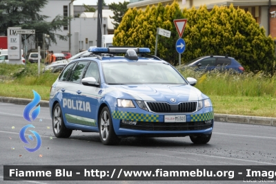 Skoda Octavia Wagon V serie
Polizia di Stato
Polizia Stradale
Allestimento Focaccia
Decorazione Grafica Artlantis
POLIZIA M5303
Parole chiave: Skoda Octavia_Wagon_Vserie POLIZIAM5303 Giro_D_Italia_2021