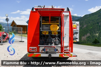 Mercedes-Benz Sprinter 4x4 III serie
Vigili del Fuoco
Unione distrettuale di Fassa
Corpo Volontario di Vigo di Fassa (TN)
Allestimento Brandschutz
VF 9K3 TN
Parole chiave: Mercedes-Benz Sprinter_4x4_IIIserie VF9K3TN